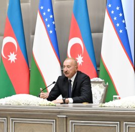 
Президент Ильхам Алиев пригласил узбекского коллегу Шавката Мирзиёева посетить с государственным визитом Азербайджан