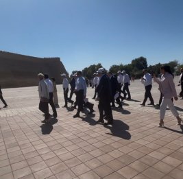 
Азербайджанская делегация прибыла в крепость Арк в Бухаре