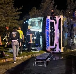 В Турции столкнулись автобус и бензовоз: пострадали 35 человек
