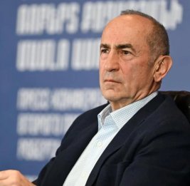 
Состояние экс-президента Армении Кочаряна ухудшилось, его доставили в больницу