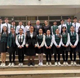 В Азербайджане 13 выпускников одного класса поступили на "лечфак"