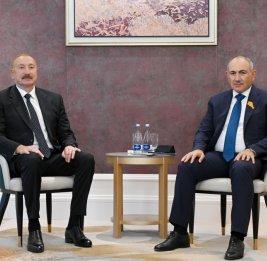 В Бишкеке проходит встреча Президента Азербайджана Ильхама Алиева с Премьер-министром Армении