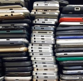 
В Гарадаге задержаны лица, укравшие со склада телефоны и аксессуары на 70 тыс. манатов