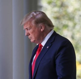 Рейтинги Трампа упали ниже минимума Байдена