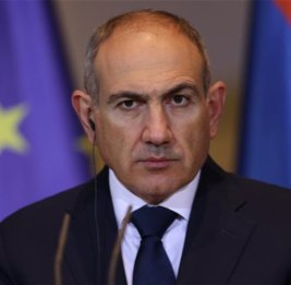 Пашинян заявил Путину об отказе от референдума о членстве Армении в ЕС