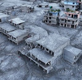 
Число жертв наводнения в Непале превысило 1,1 тыс. человек
