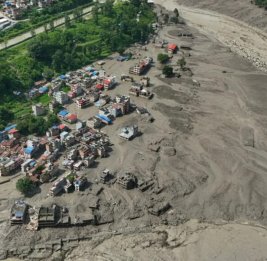 
Число погибших в результате разрушительного наводнения в Непале достигло 1252