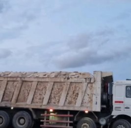 
ГУГДП: Перегрузка транспортных средств разрушает дороги и повышает риск ДТП