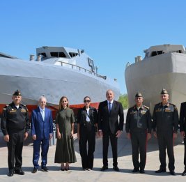 
Президент Ильхам Алиев посетил Военно-морские силы