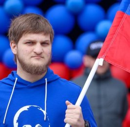 Путин наградил сына Кадырова государственной медалью
