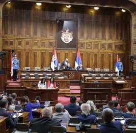 Вучич распустил парламент Сербии: досрочные выборы назначены на 25 октября