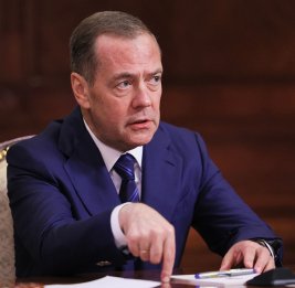 Медведев: Россия готова завершить конфликт, но не на условиях Киева
