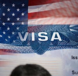 Суд в США заблокировал новые ограничения для студентов и журналистов