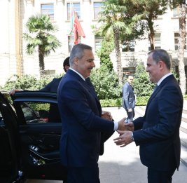 Хакан Фидан прибыл в Азербайджан