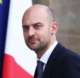 
Глава МИД Франции пообещал приехать в Украину после ударов России