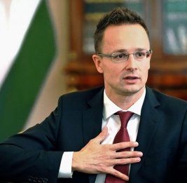 Сийярто обвинили в незаконном расходовании госбюджета