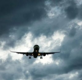 Украина вновь призвала авиакомпании отказаться от полетов над Россией
