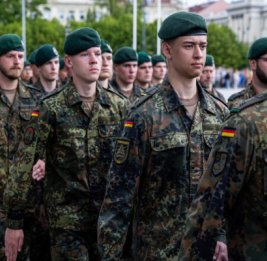 Глава Бундесвера призвал Германию готовиться к возможному конфликту
