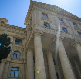 Баку ответил Парижу