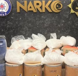 
Полиция Стамбула обнаружила подпольную нарколабораторию в одном из жилых домов