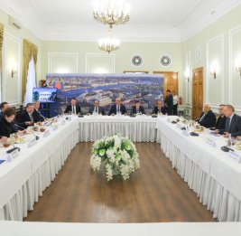 
Губернатор Санкт-Петербурга встретился с международными наблюдателями от МПА СНГ