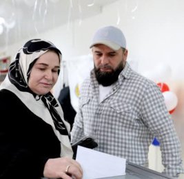 Кадыров набирает 99,85% голосов на выборах главы Чечни
