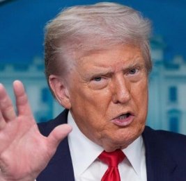 Антирекорд Дональда Трампа: рейтинг президента США упал до минимума в 32% 