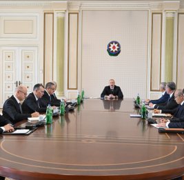 
Президент Ильхам Алиев коснулся причин, препятствующих развитию горнодобывающей промышленности в Азербайджане