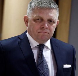 Фицо потребовал провести экстренный саммит ЕС