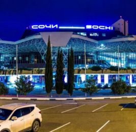 
В аэропорту Сочи задерживаются почти 30 рейсов