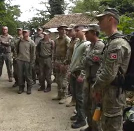 Военные Азербайджана, Турции и Грузии проходят горную подготовку

