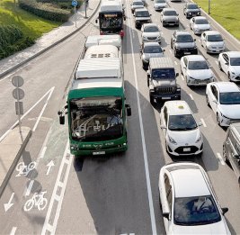 Для быстрого выезда на шоссе Баку-Сумгайыт организована новая автобусная полоса