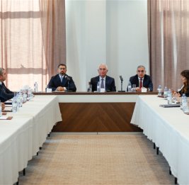 Фонд возрождения Карабаха и специальное представительство Президента провели встречу со студентами в Лачине