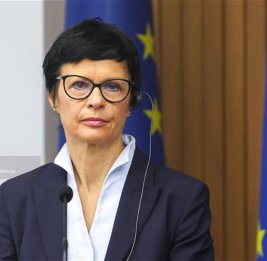 Комиссар ЕС призвала европейцев покупать армянские продукты