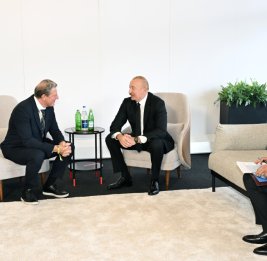 Президент Ильхам Алиев встретился с президентом Международной федерации лыжного спорта и сноуборда