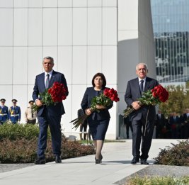 Официальные лица государства и правительства посетили Парк Победы в Баку