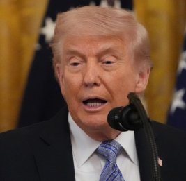 Телеканалы возвращаются к Трампу, но для CNN место не нашли