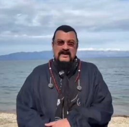 Стивен Сигал рекомендовал туристам отдыхать на Байкале
