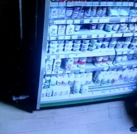 В Подмосковье мужчина проник ночью в супермаркет и украл шесть бутылок молока
