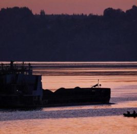 
Россия поразила два украинских сухогруза