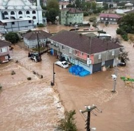 Ливни в Сакарье: подтоплены дома и дороги, занятия приостановлены в 12 школах