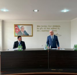 
Глава Исполнительной власти Гарадагского района представлен коллективу