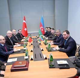
В Шуше состоялась встреча министров обороны Азербайджана и Турции