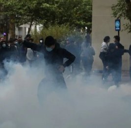 
Протесты лицеистов во Франции: более 1700 задержанных
