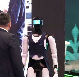 Свыше 17 тысяч человек посетили AI & Digital Bridge 2026 в первый день