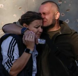 
Удары день и ночь: гибнут люди, горят дома...

