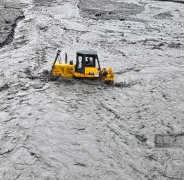 
В Загатале из-за угрозы паводков к четырем рекам направили тяжелую технику