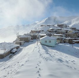 В горных селах Губы и Гусара идет снег