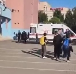 
Учащаяся средней школы в Стамбуле напала с ножом на сверстниц: ранены 5 человек