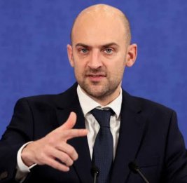 Барро: зарубежные аккаунты пытаются навязать Франции свою трактовку протестов